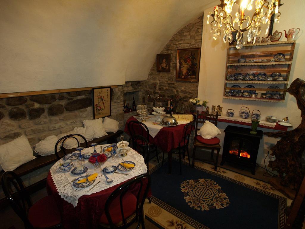 Le Petit Chateau Bed and Breakfast Dolceacqua Buitenkant foto