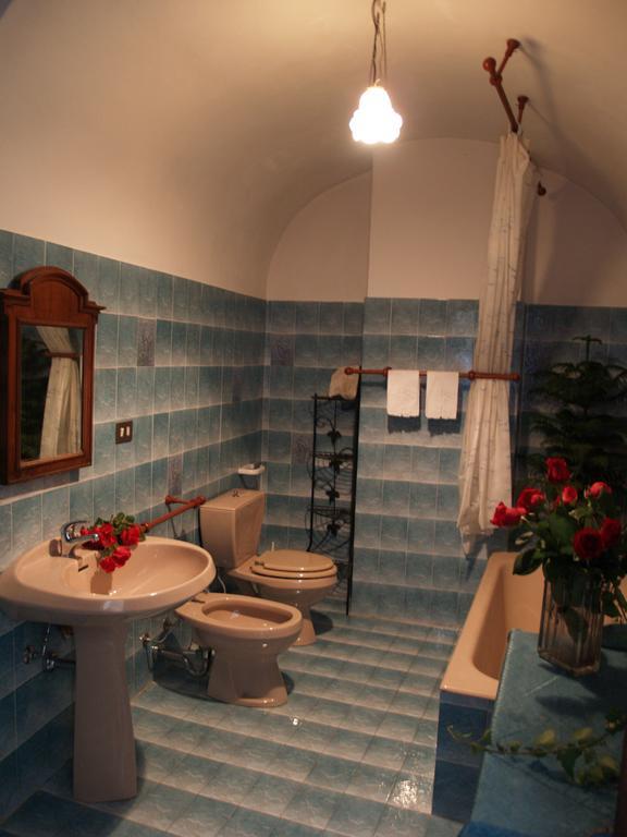 Le Petit Chateau Bed and Breakfast Dolceacqua Kamer foto